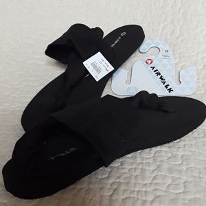 Black "Sanuk" like sandals **New** Size 12